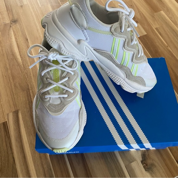 Adidas Ozweego Running Shoes - Picture 4 of 9